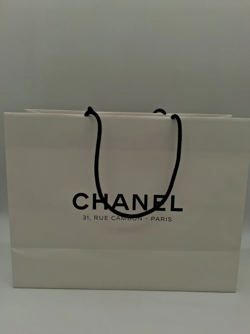 CHANEL 31 Rue Cambon Paris White Large Shopping Gift Bag Black Rope Handles